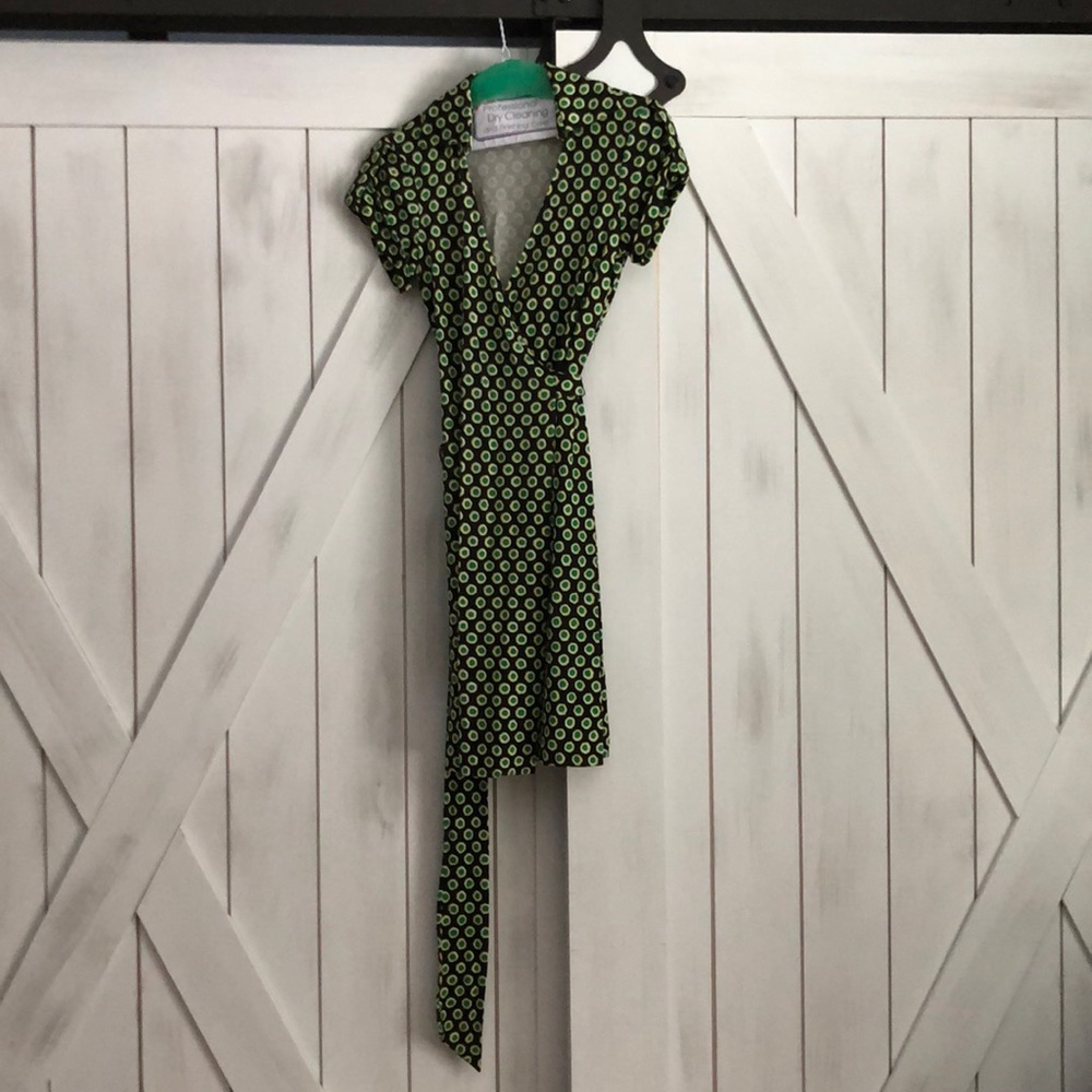 DVF wrap graphic print silk jersey silk dress size 2